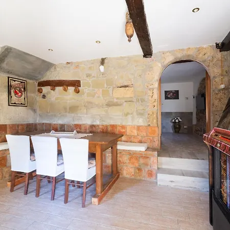Casa Vacanze “rocca Dei Sogni” Acquasanta Terme