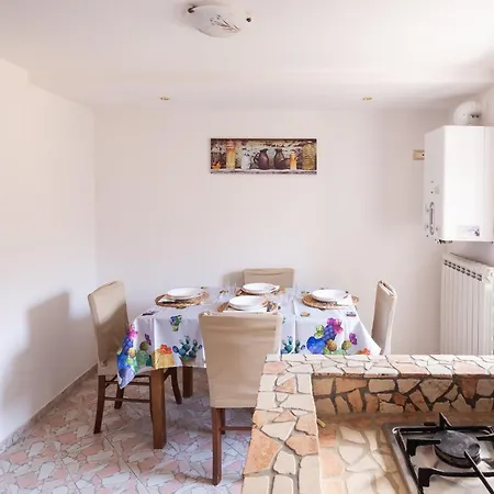 Casa Vacanze “rocca Dei Sogni” *
