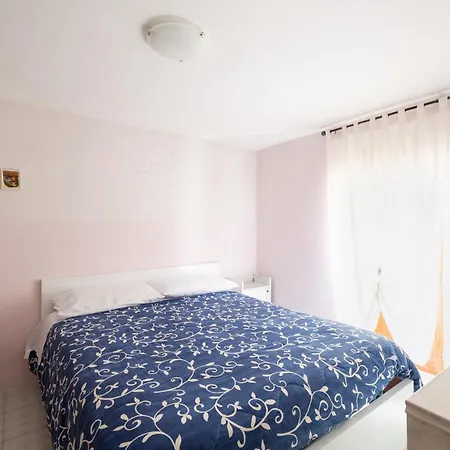 Casa Vacanze “rocca Dei Sogni” *