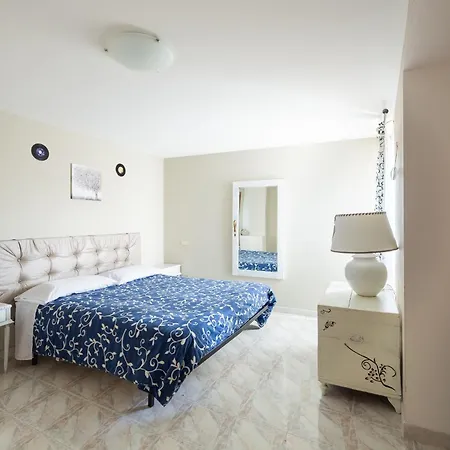 Casa Vacanze “rocca Dei Sogni” *